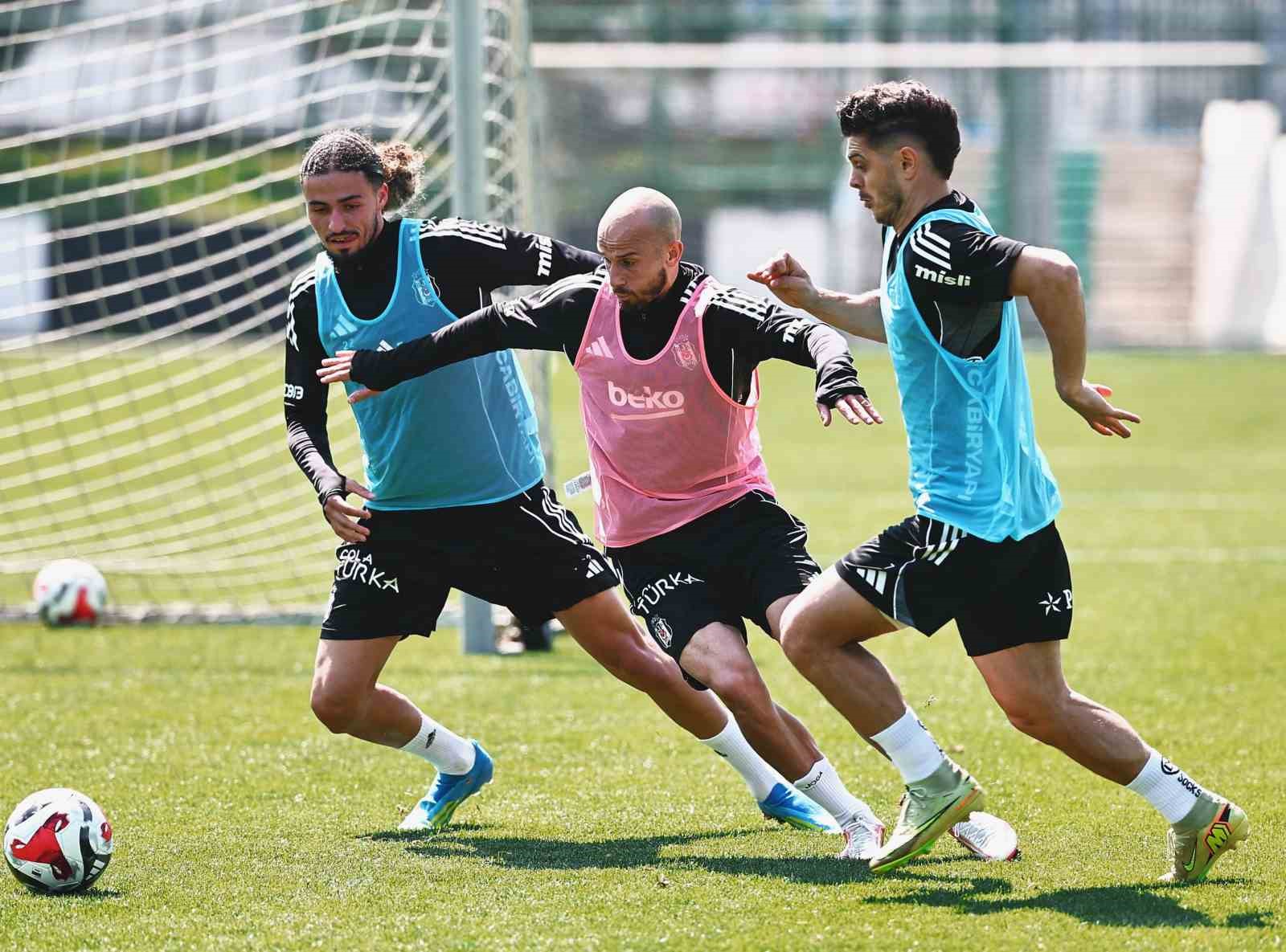 Beşiktaş’ta Alanyaspor maçı hazırlıkları başladı
?v=1