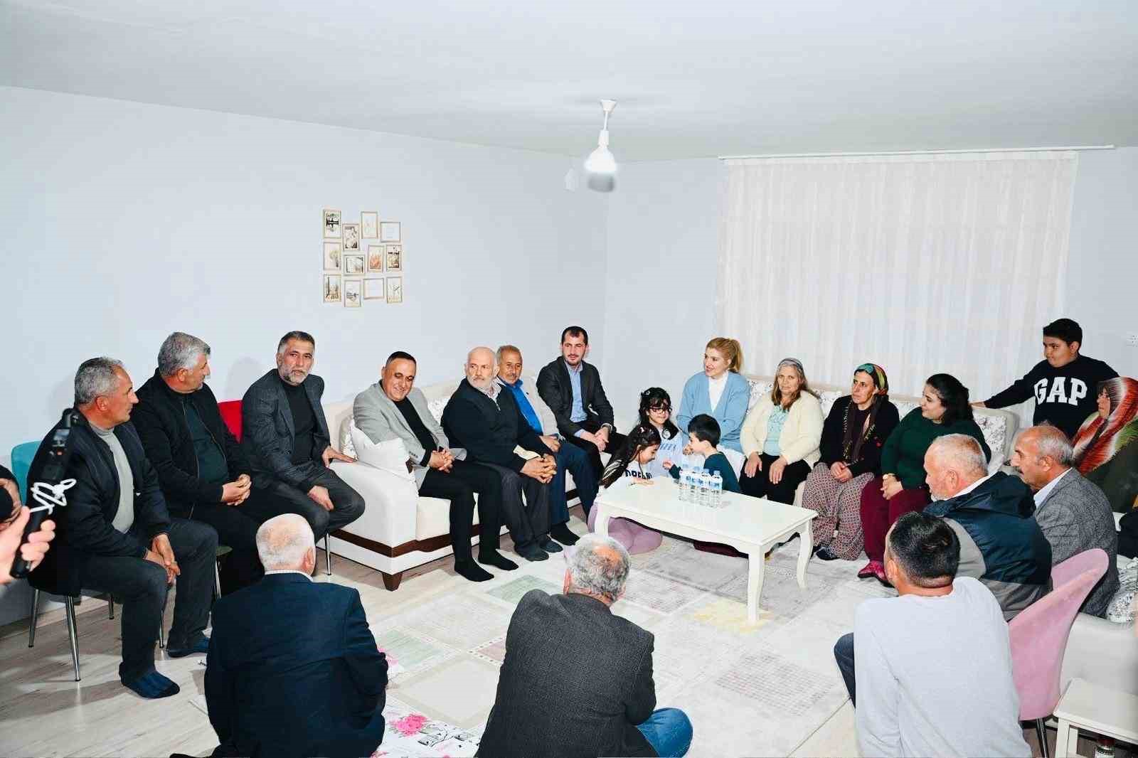 Milletvekili Ölmeztoprak’tan deprem çalışmaları, ziyaretler ve vatandaş buluşmaları
?v=1