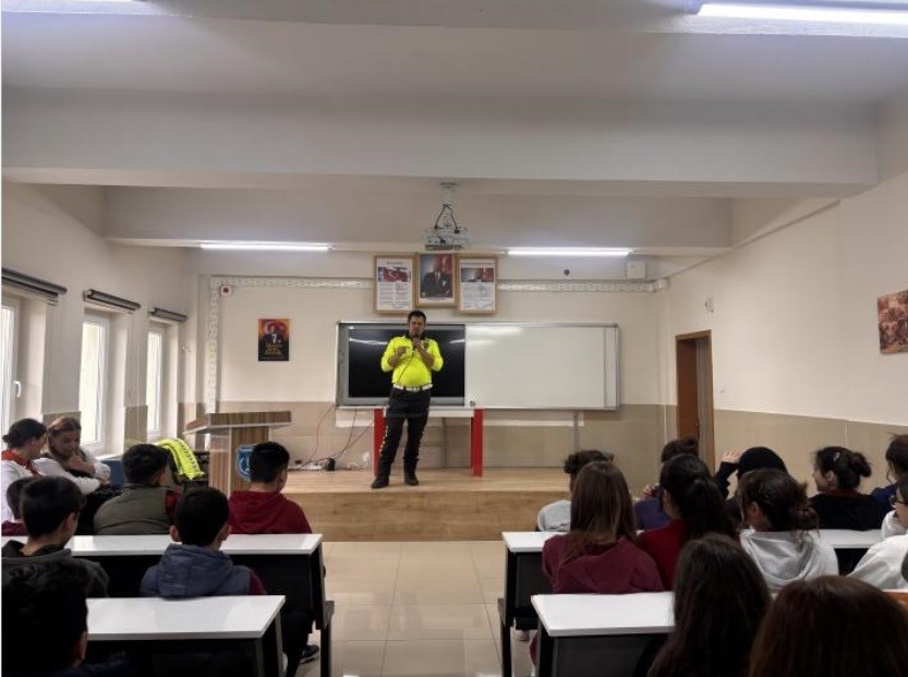 2 bin 316 öğrenciye polisten bilinçlendirme eğitimi
?v=1