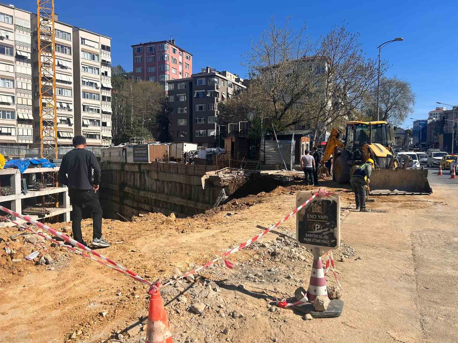 Fenerbahçe  Chobani Stadyumu yanında korkutan çökme
?v=1