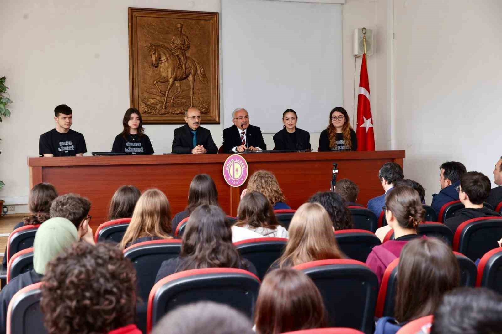 Başkan Güler’den gençlere:  AR-GE’ye ağırlık verin 
?v=1