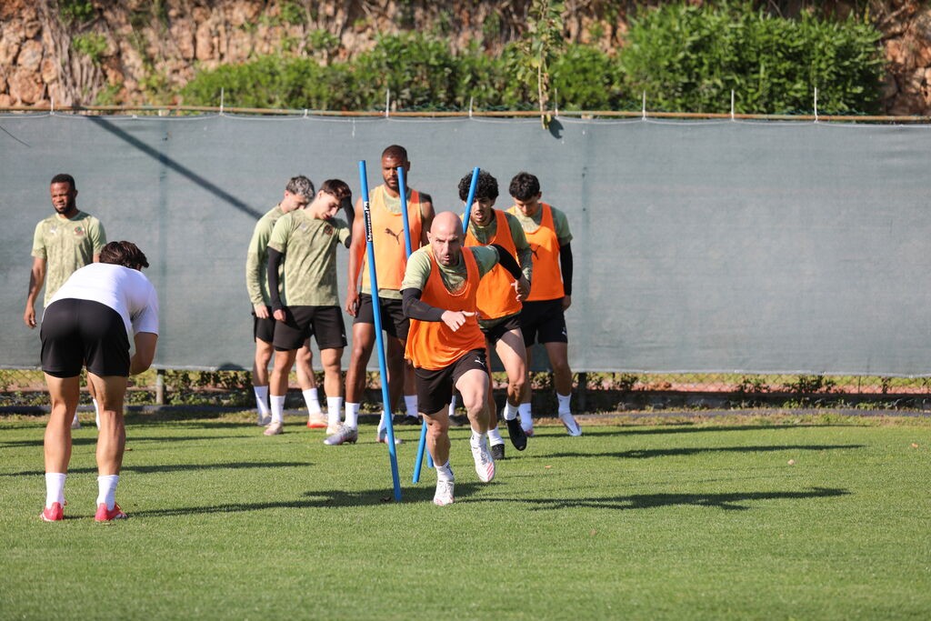Alanyaspor, Beşiktaş maçı hazırlıklarına başladı
?v=1