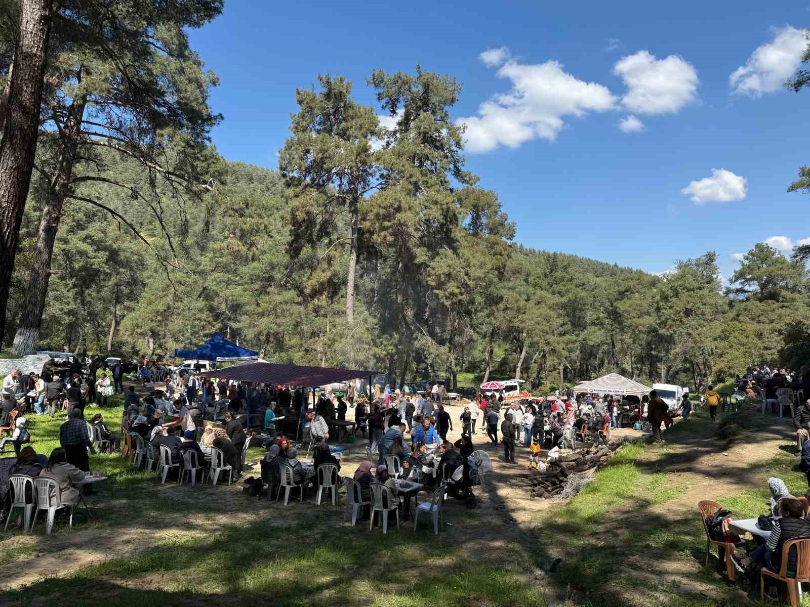 Aydın’daki 41 yıllık gelenek vatandaşları aynı sofrada buluşturdu
?v=1