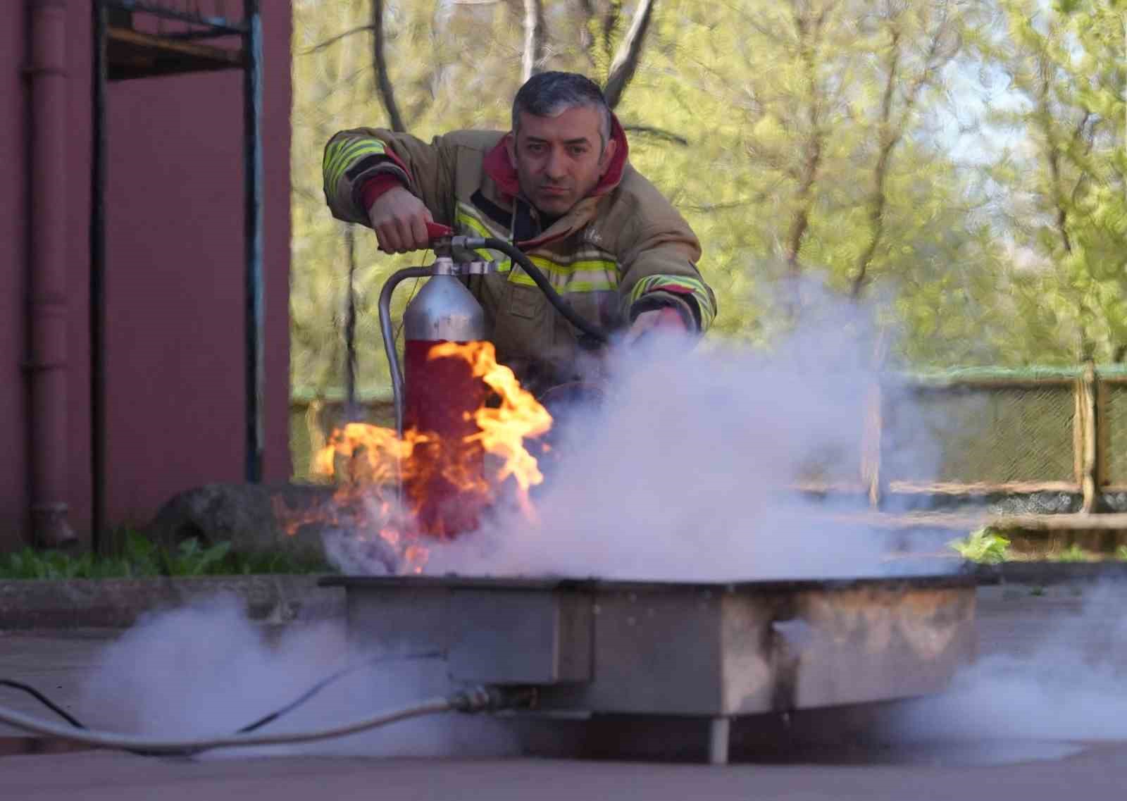El sanatları merkezinde yangın tatbikatı
?v=1