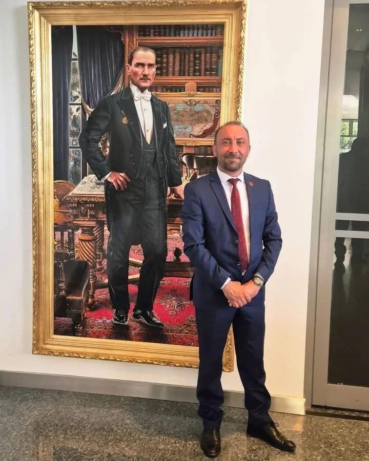 Belediye Meclis Üyesi Aslan hayatını kaybetti
?v=1