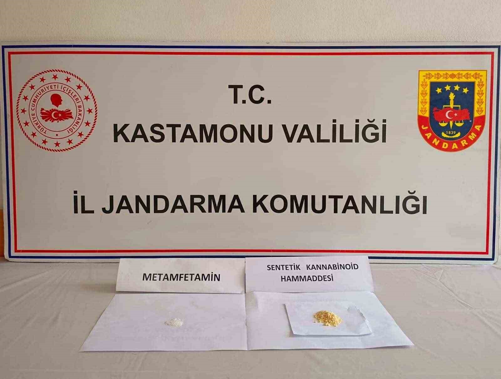 Uyuşturucu operasyonunda gözaltına alınan şüpheli tutuklandı
?v=1