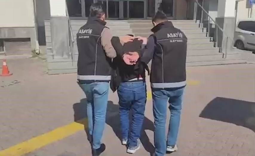 10 yıl kesinleşmiş cezası bulunan şahıs polisten kaçamadı
?v=1