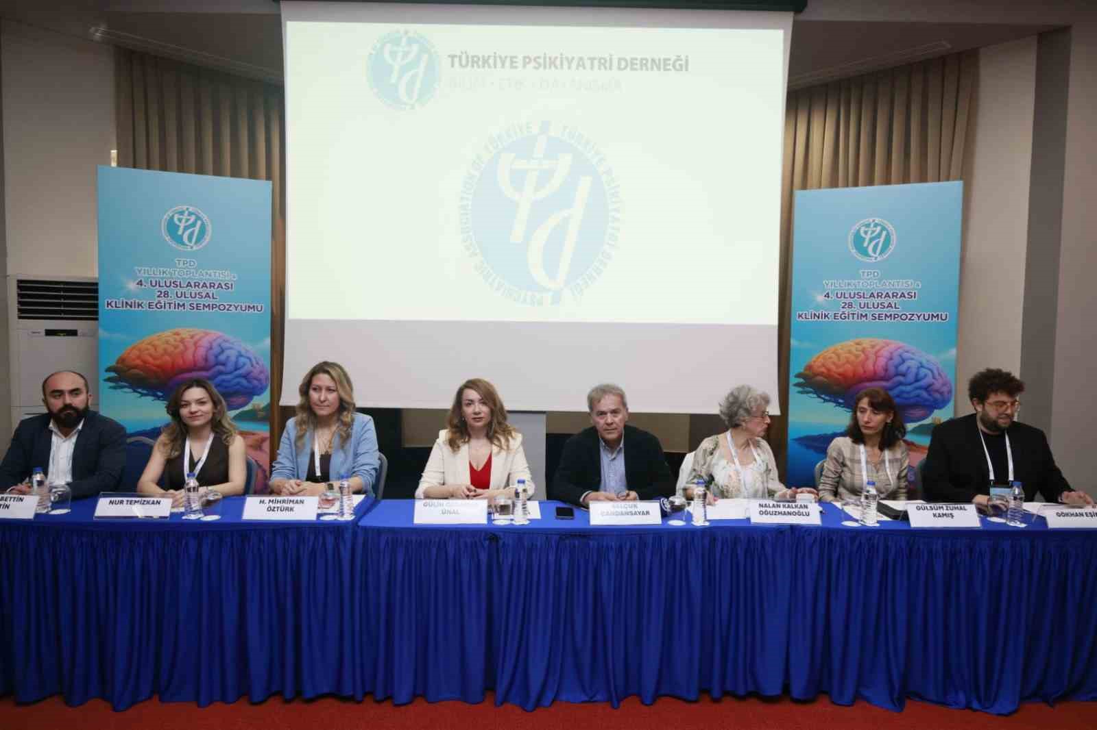 Şiddetin görünür hale gelip normalleşmesi çocuk ve gençleri olumsuz etkiliyor
?v=1