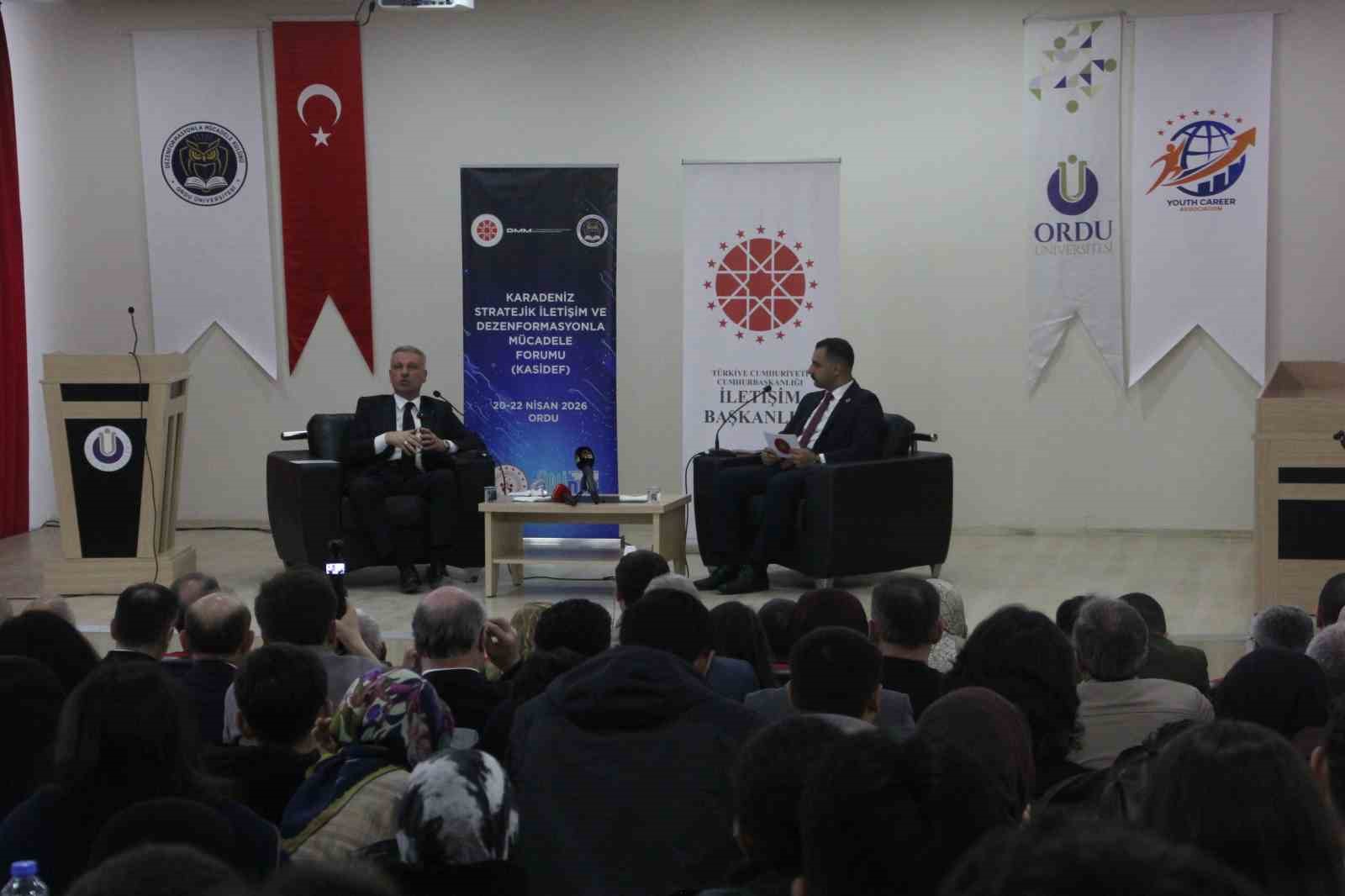 Cumhurbaşkanı Başdanışmanı Saral:  Birçok alanda dezenformasyonla karşı karşıyayız 
?v=1