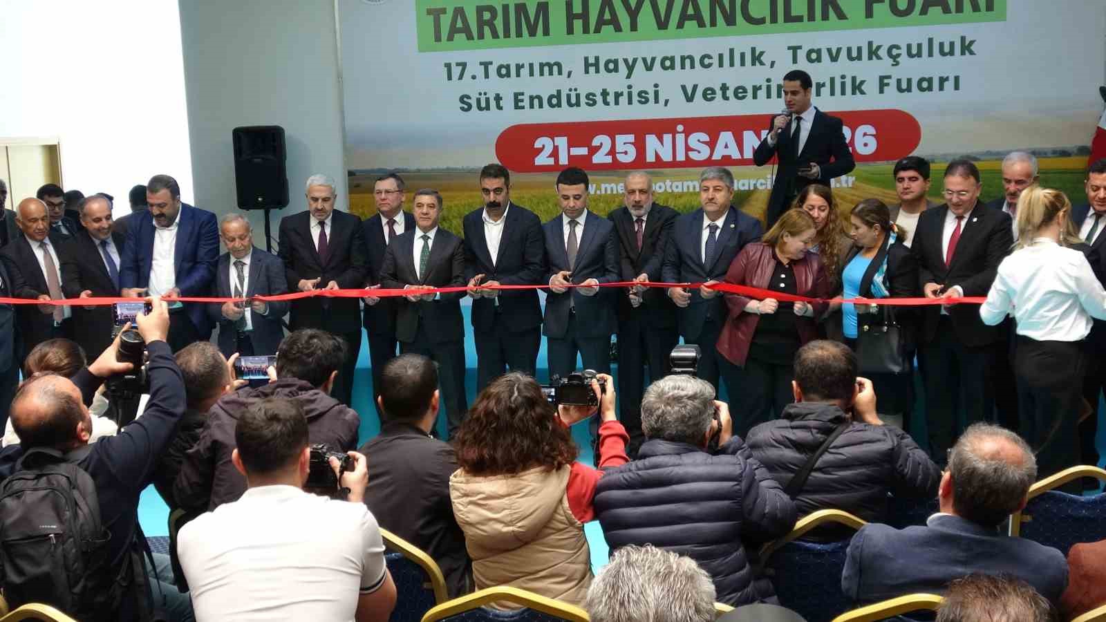 Diyarbakır’da  17. Tarım, Hayvancılık, Tavukçuluk, Süt Endüstrisi ve Veterinerlik Fuarı  açıldı
?v=1