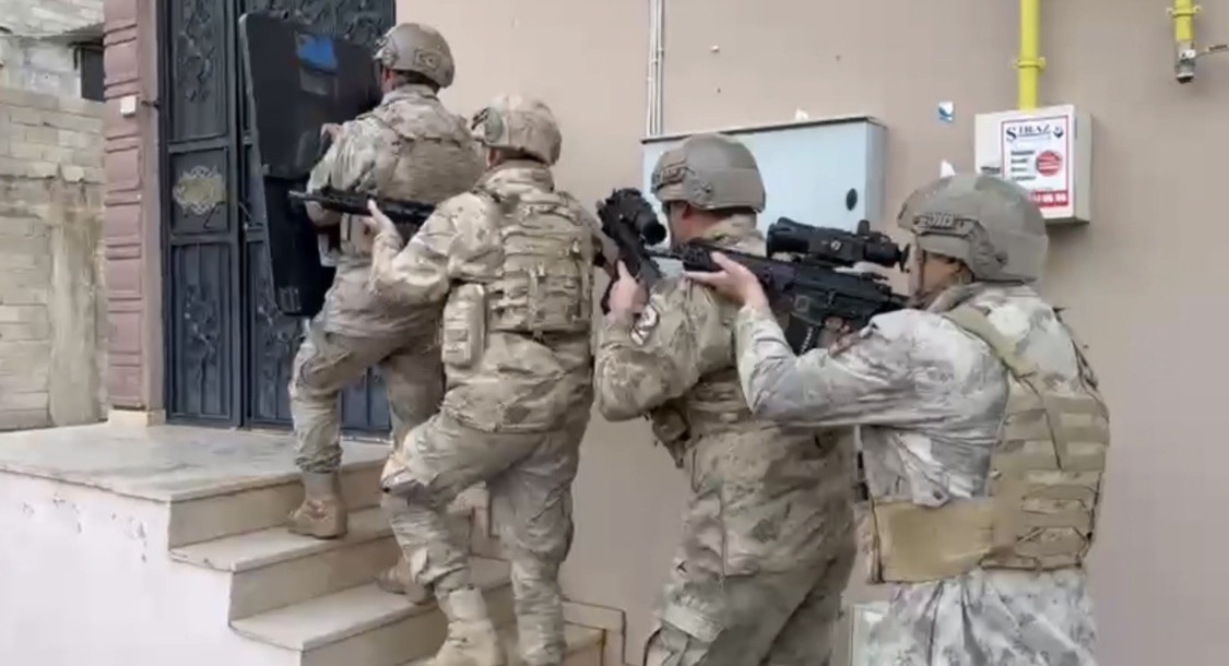 Gaziantep’te şafak vakti DEAŞ operasyonu: 4 şahıs yakalandı
?v=1