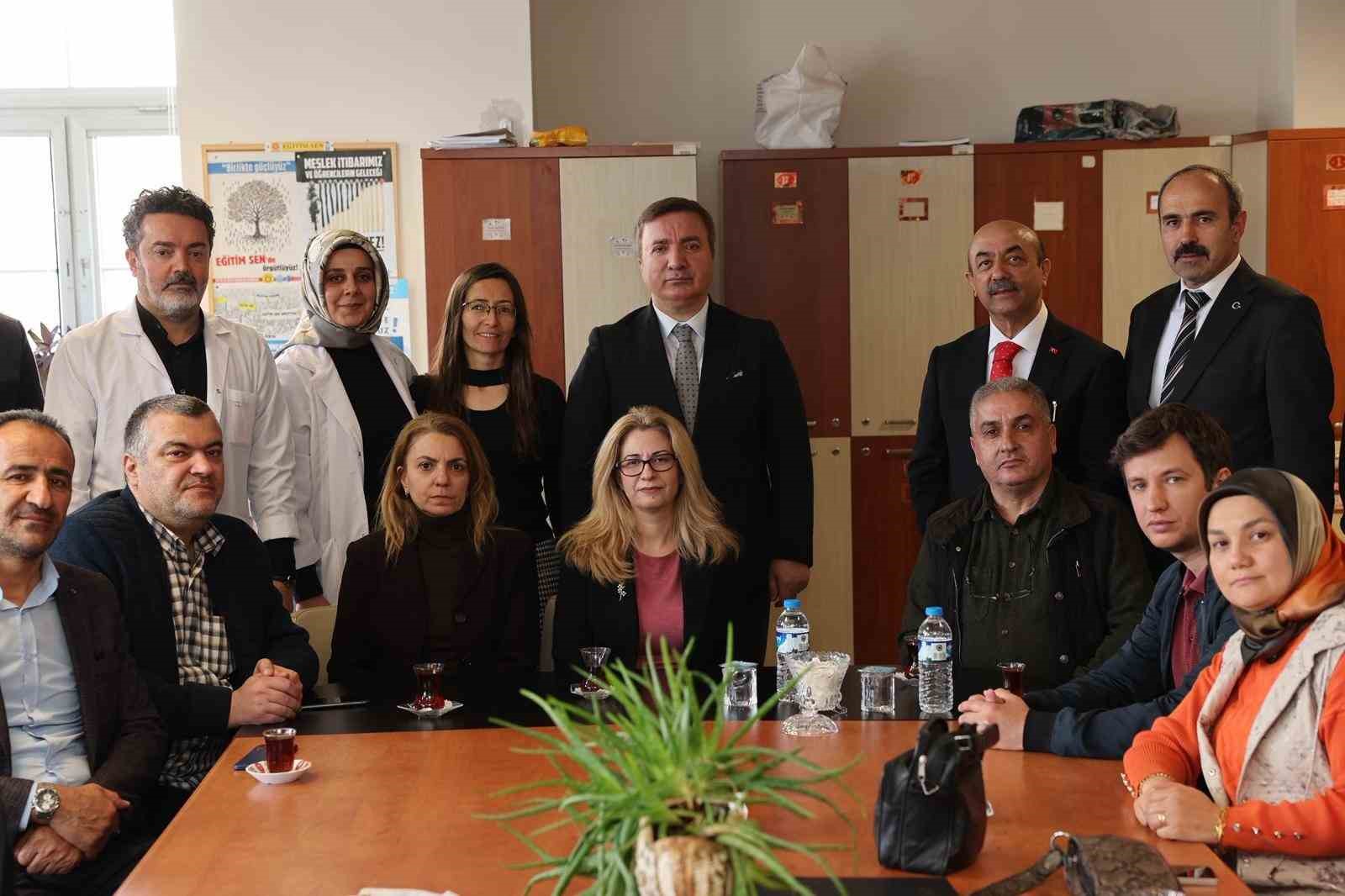 Vali Aydoğdu’dan okul-aile iş birliği vurgusu
?v=1