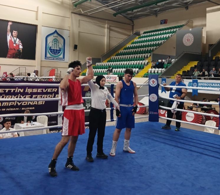 Erzincanlı boksör Türkiye üçüncüsü oldu
?v=1