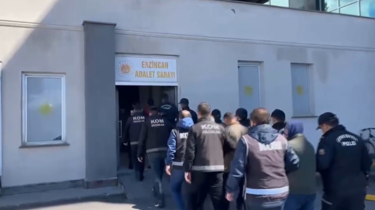 Erzincan’da tefecilik ve yağma operasyonu
?v=1