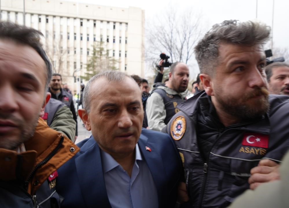 Tuncay Sonel tutuklanma talebiyle mahkemeye sevk edildi
?v=1