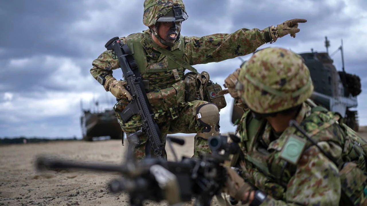 Japonya’da tatbikat sırasında tankta patlama: 3 ölü, 1 yaralı?v=1