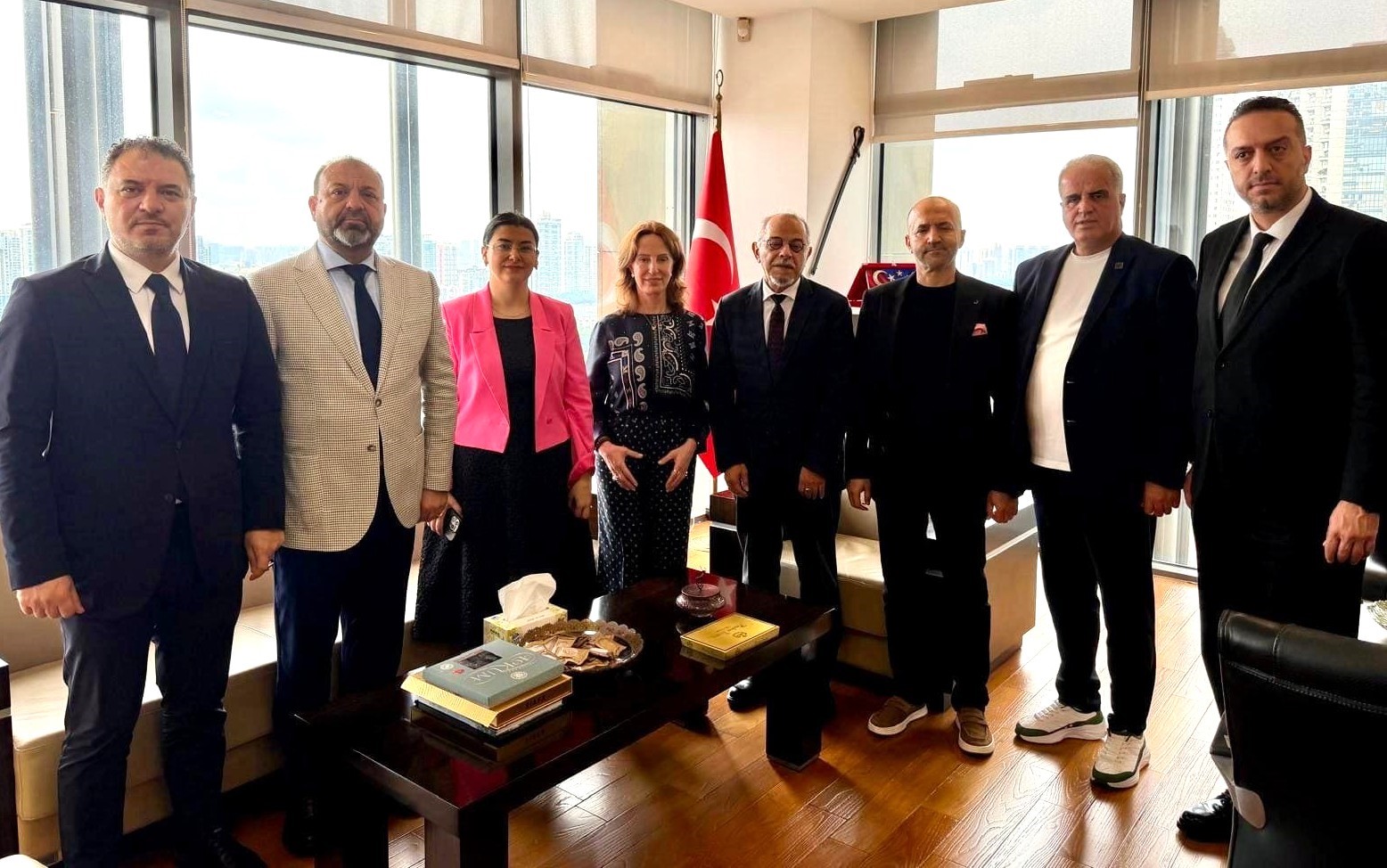 KUTSO Heyeti, Kanton Fuarı’nda küresel iş birliği fırsatlarını değerlendirdi
?v=1