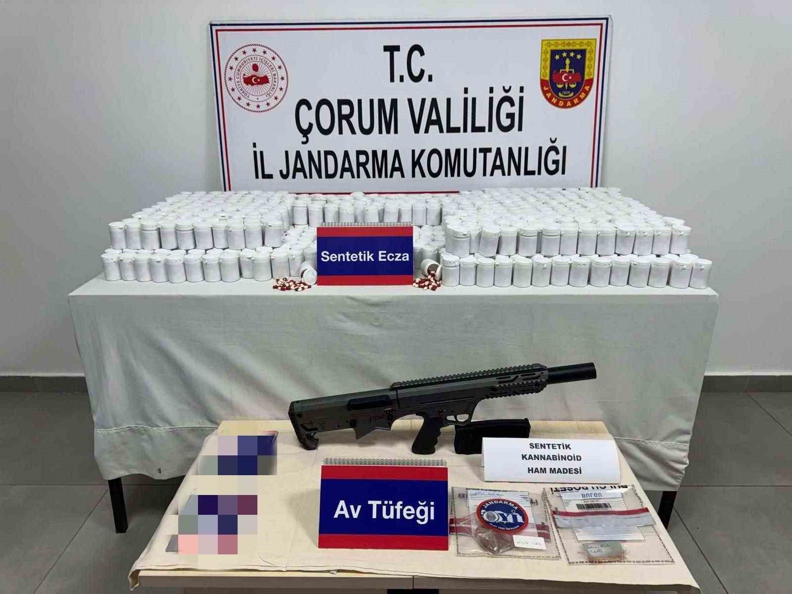 Çorum’da jandarma ekiplerinden uyuşturucu operasyonu: 5 gözaltı
?v=1