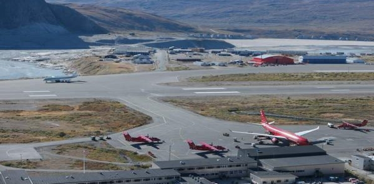 Grönland’da bomba tehdidi nedeniyle havalimanı tahliye edildi: 1 gözaltı?v=1