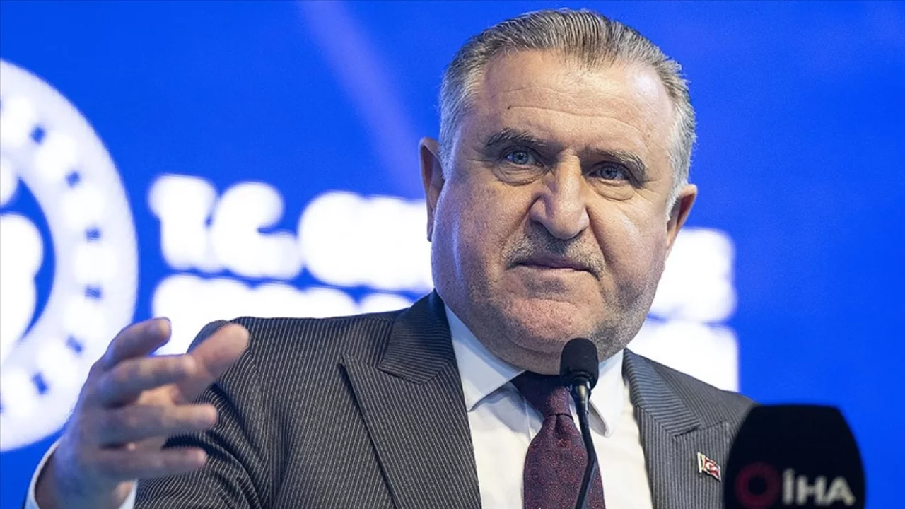 Bakan Bak, Milli Güreşçi Rıza Kayaalp’i kutladı?v=1