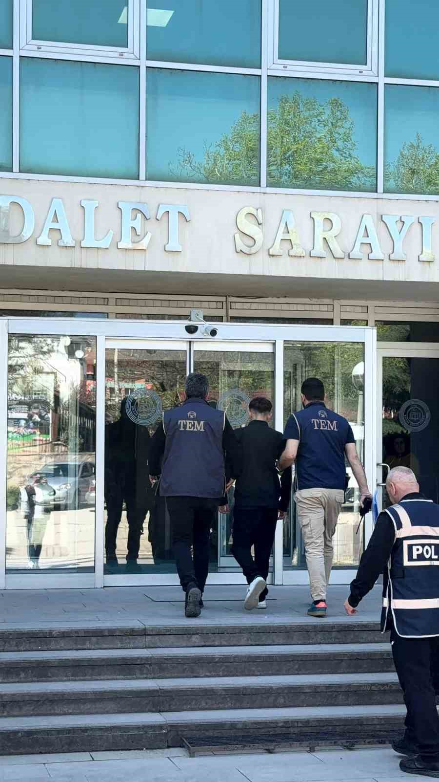 Niksar’da  Okulu tarayacağım  diyen çocuk gözaltına alındı
