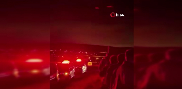 Ankara’nın Temelli ilçesinde jandarmaya ait bir helikopterin sert iniş yaptığı iddia edildi. Bölgeye sağlık ve itfaiye ekipleri sevk edildi.?v=1