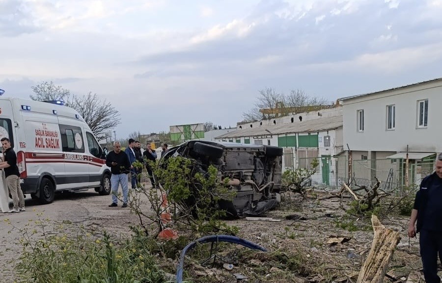 Bandırma’da takla atan otomobil sürücüsü yaralandı
?v=1