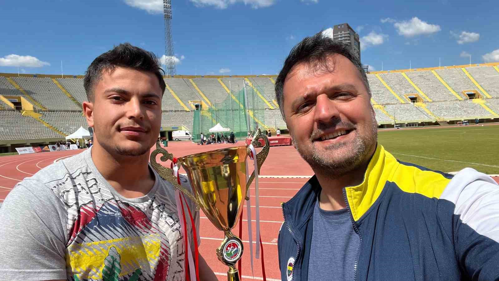 Eskişehirli sporcu Milli Takıma davet edildi
?v=1