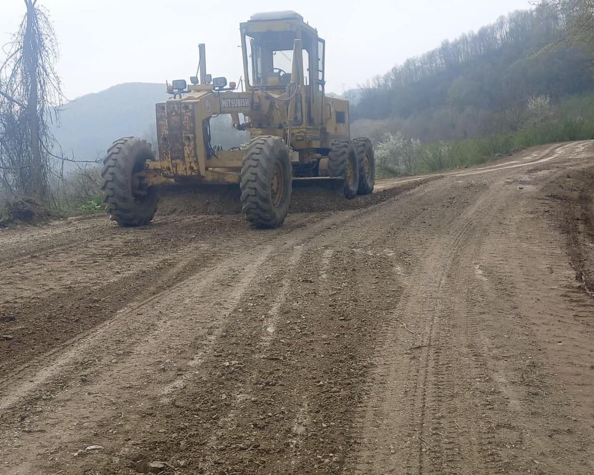 Yığılca’da asfalt öncesi çalışmalar hızlandırıldı
?v=1