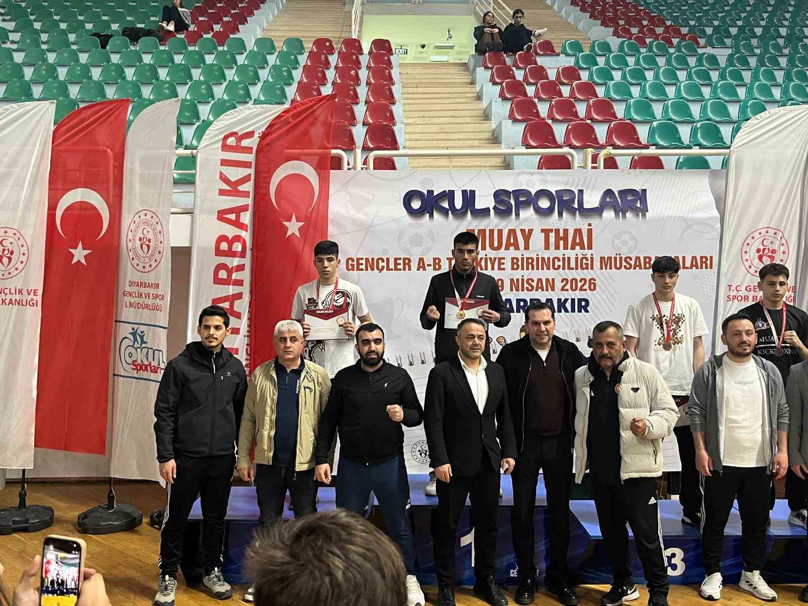 Siverekli sporcu Muay-Thai Türkiye Şampiyonası’nda ikinci oldu
?v=1