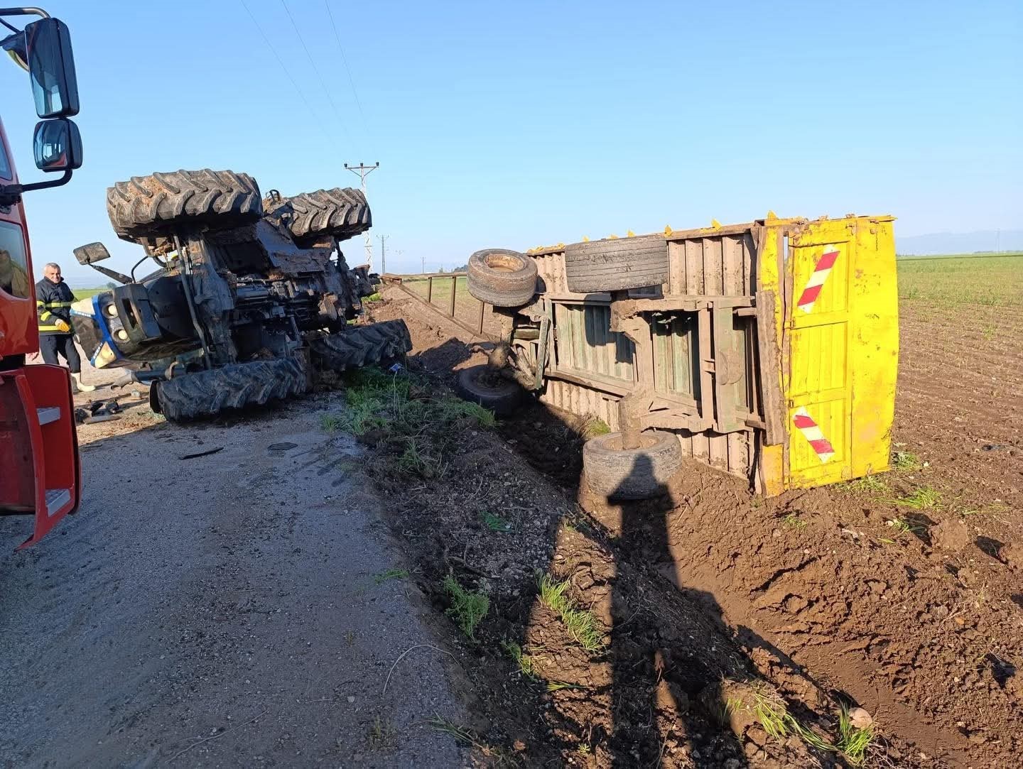 Reyhanlı’da devrilen traktörün sürücüsü yaralandı
?v=1