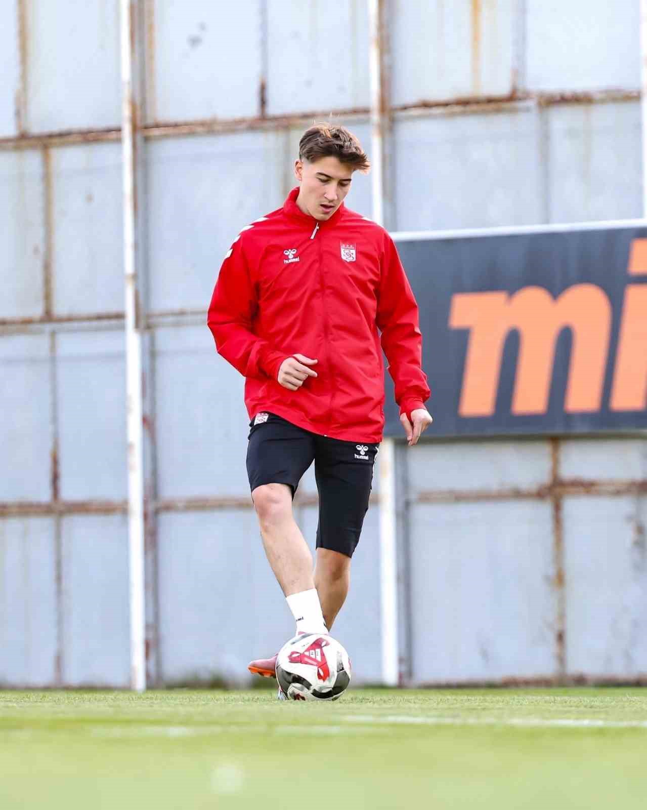 Sivasspor’da Iğdır FK maçı hazırlıkları başladı
?v=1