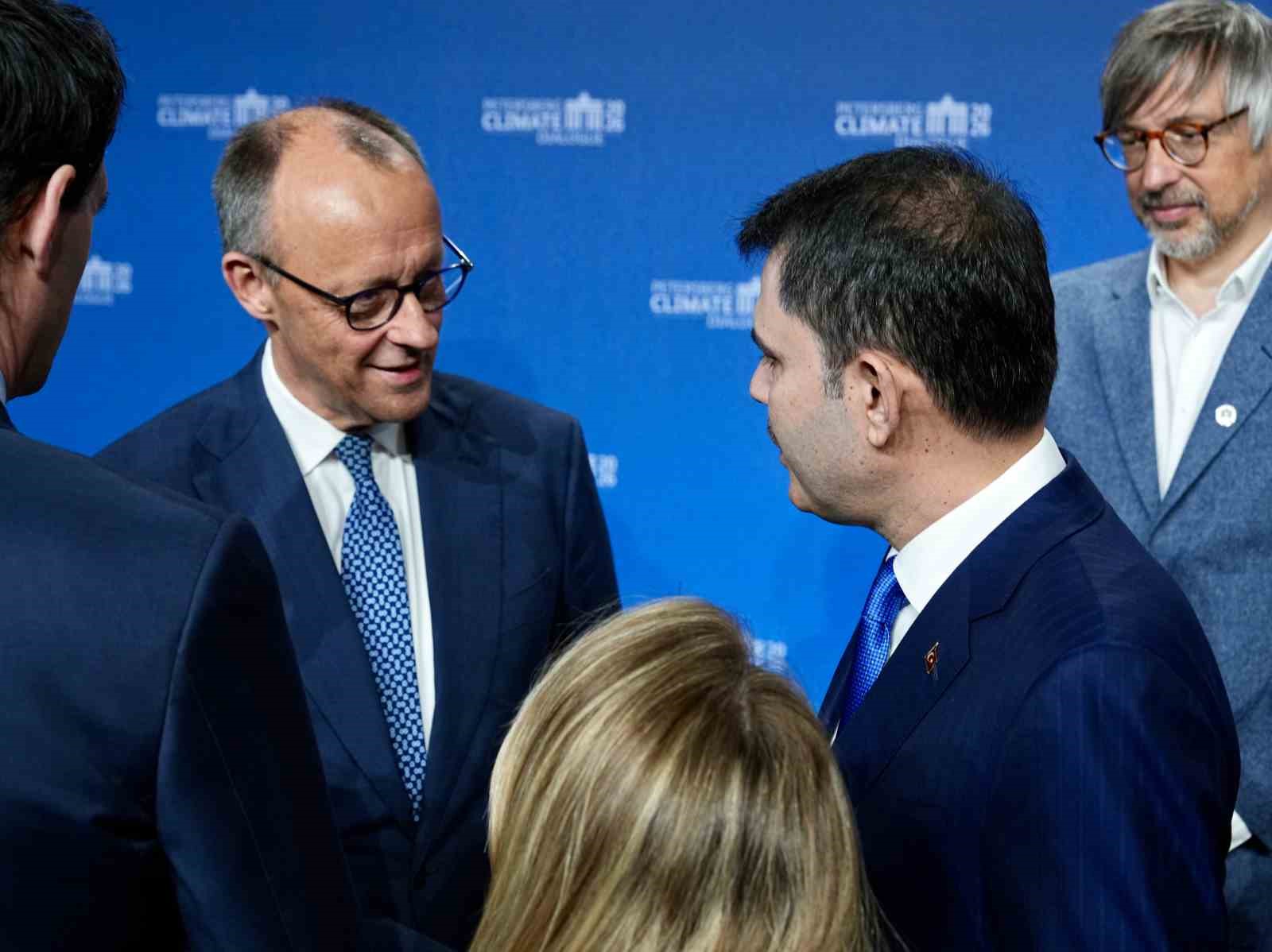 Bakan Kurum, Almanya Başbakanı Merz ile bir araya geldi
?v=1