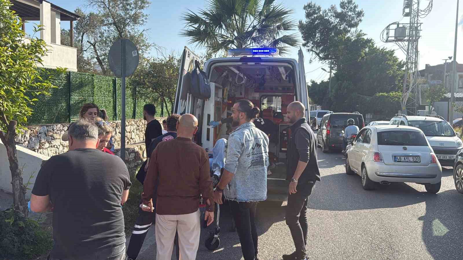 İşten dönen kadına bahçede bıçaklı saldırı
?v=1