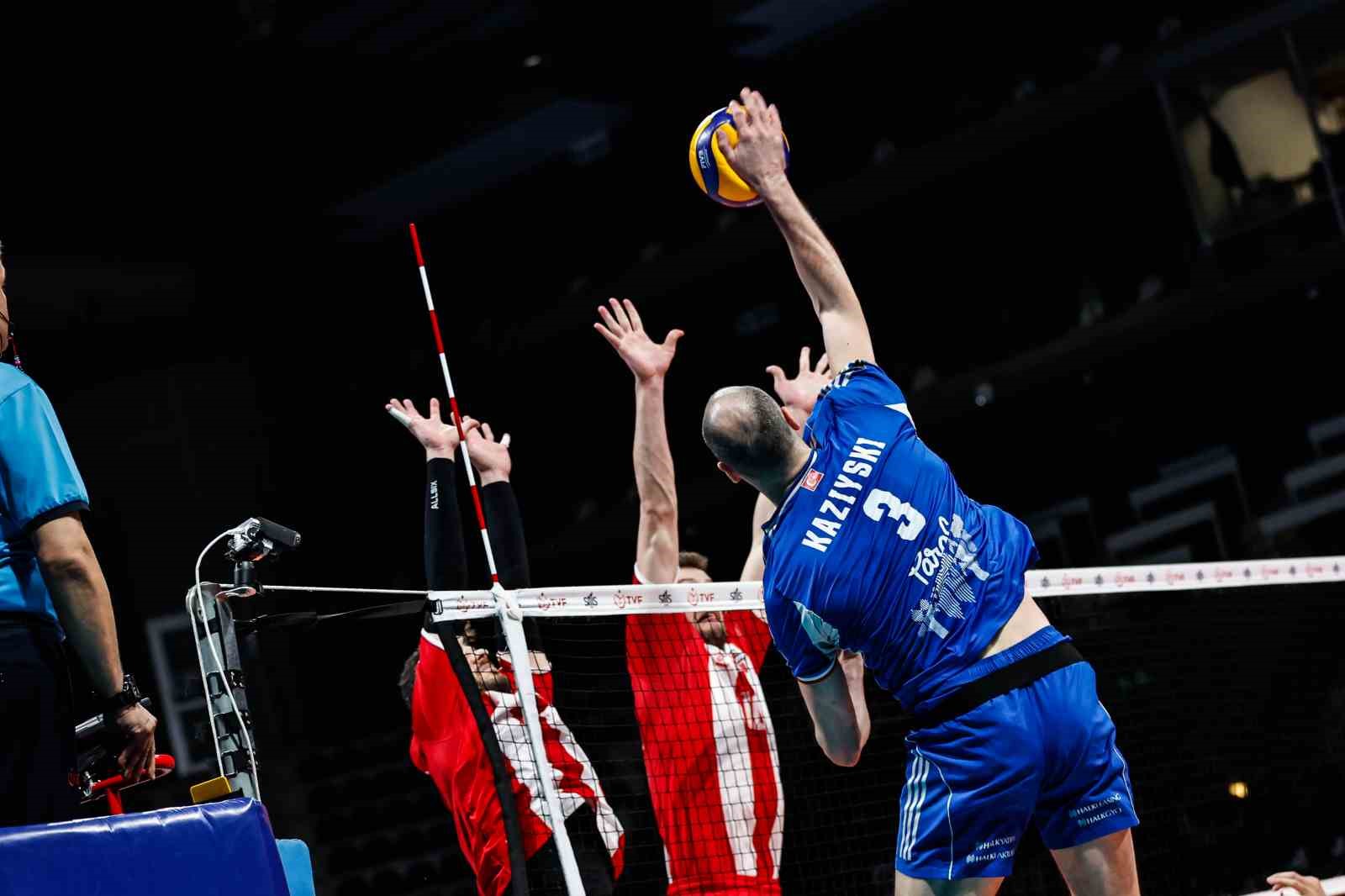 Efeler Ligi: Halkbank: 2 - Spor Toto: 3
?v=1