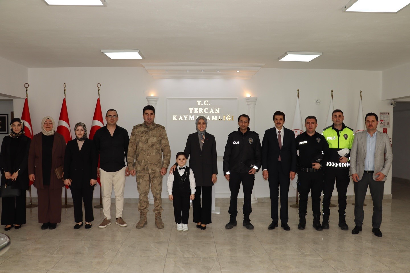 Tercan Kaymakamlığı’nda 23 Nisan coşkusu
?v=1