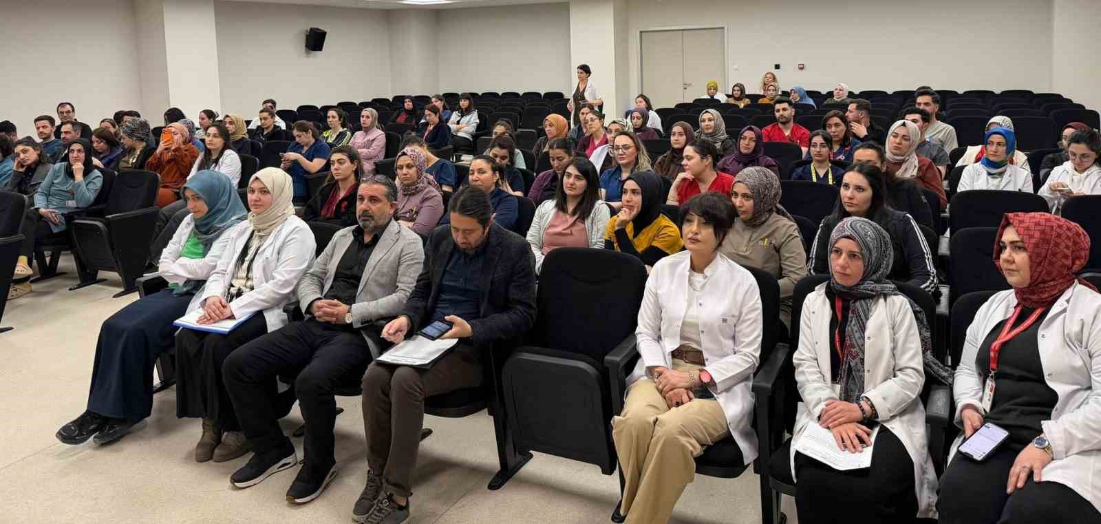 Sağlık çalışanlarına sıtma konulu bilgilendirme
?v=1