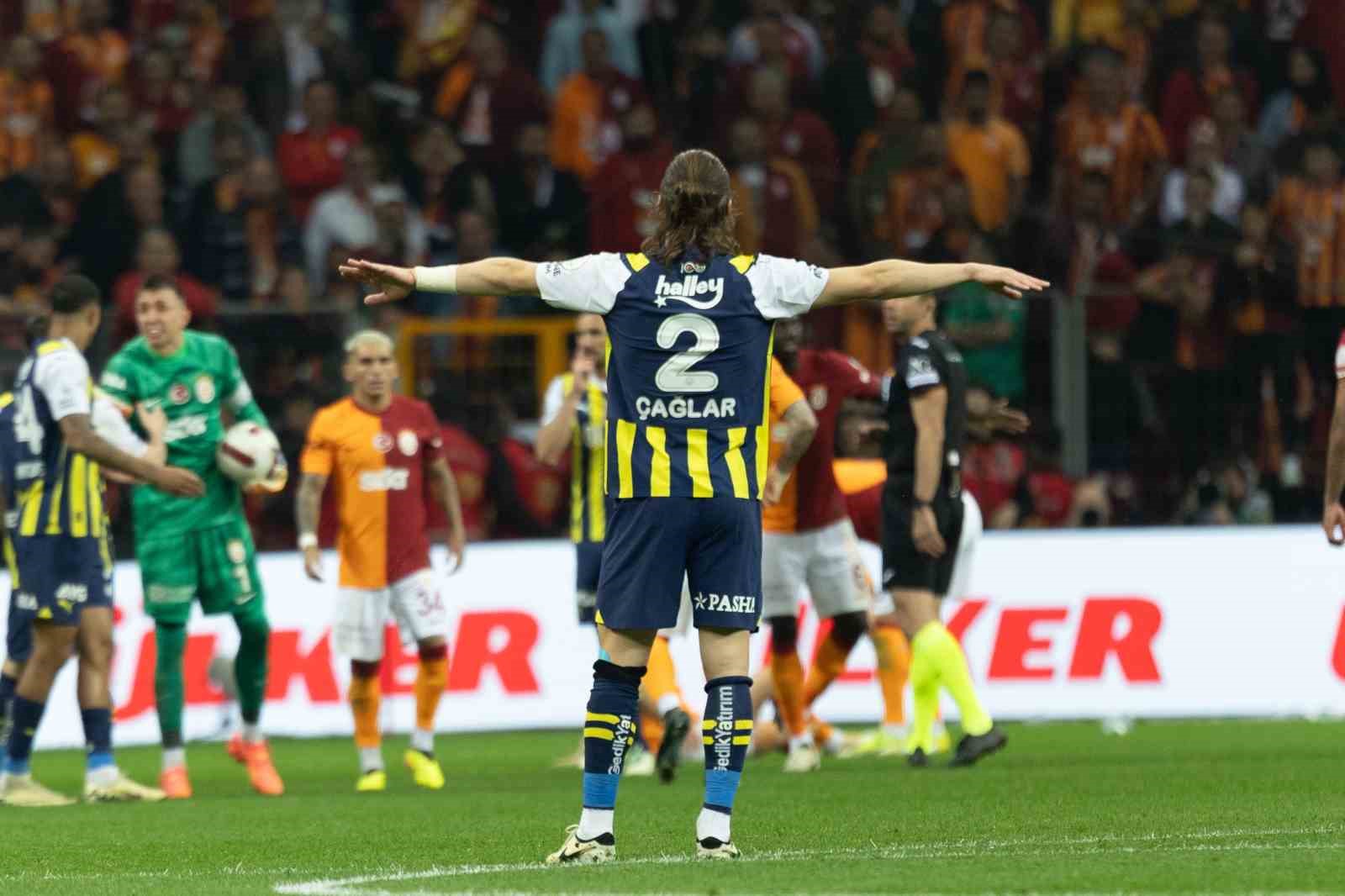 Fenerbahçe, Galatasaray deplasmanında son 10 derbide 1 kez kaybetti
?v=1