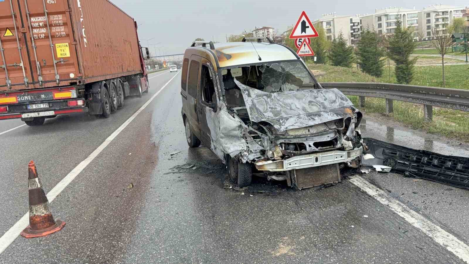 Direksiyon başında fenalaşan sürücüden kötü haber geldi
?v=1