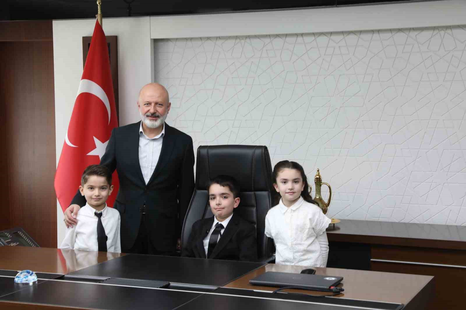 Başkan Çolakbayrakdar:  Her evladımızın mutlu olduğu bir şehir için çalışıyoruz 
?v=1