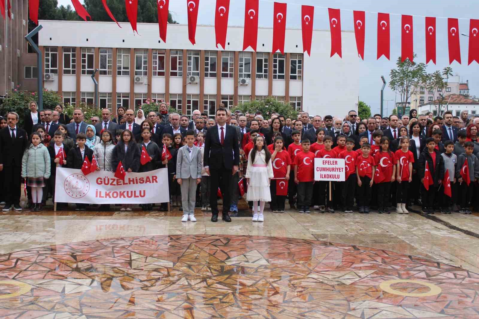 Aydın’da 23 Nisan kutlamaları çelenk sunumuyla başladı
?v=1