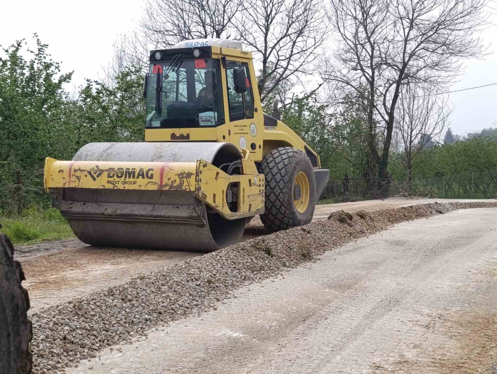 Kaynaşlı’da grup yolu yenileniyor
?v=1