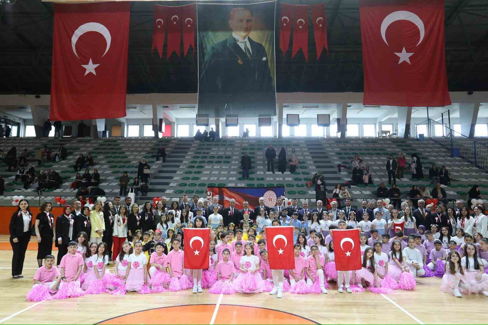 İnegöl’de 23 Nisan coşkuyla kutlandı
?v=1