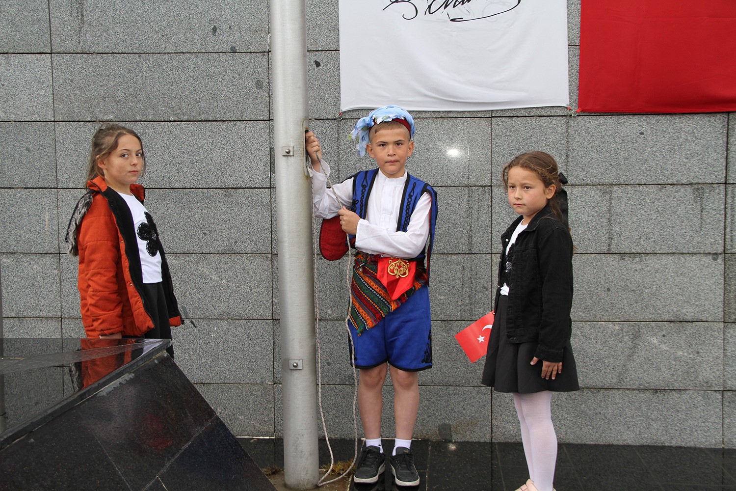 Manisa ilçelerinde 23 Nisan coşkusu
?v=1