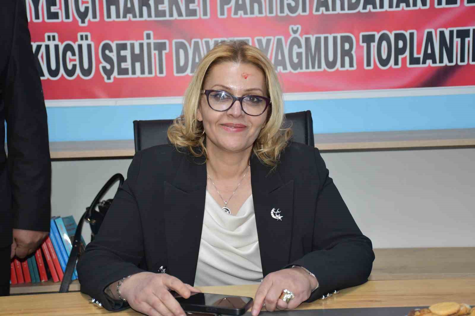 MHP Ardahan İl Başkanı Köseliören görevine başladı
?v=1