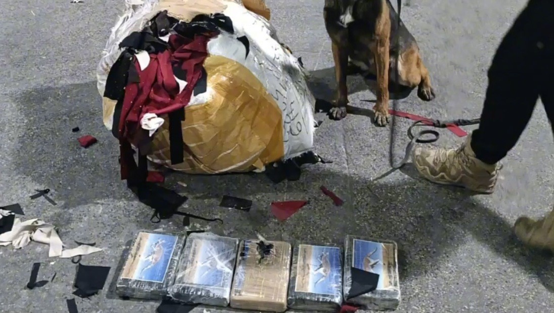 Mersin’de bir işyerinde 5 kilo 872 gram kokain ele geçirildi
?v=1