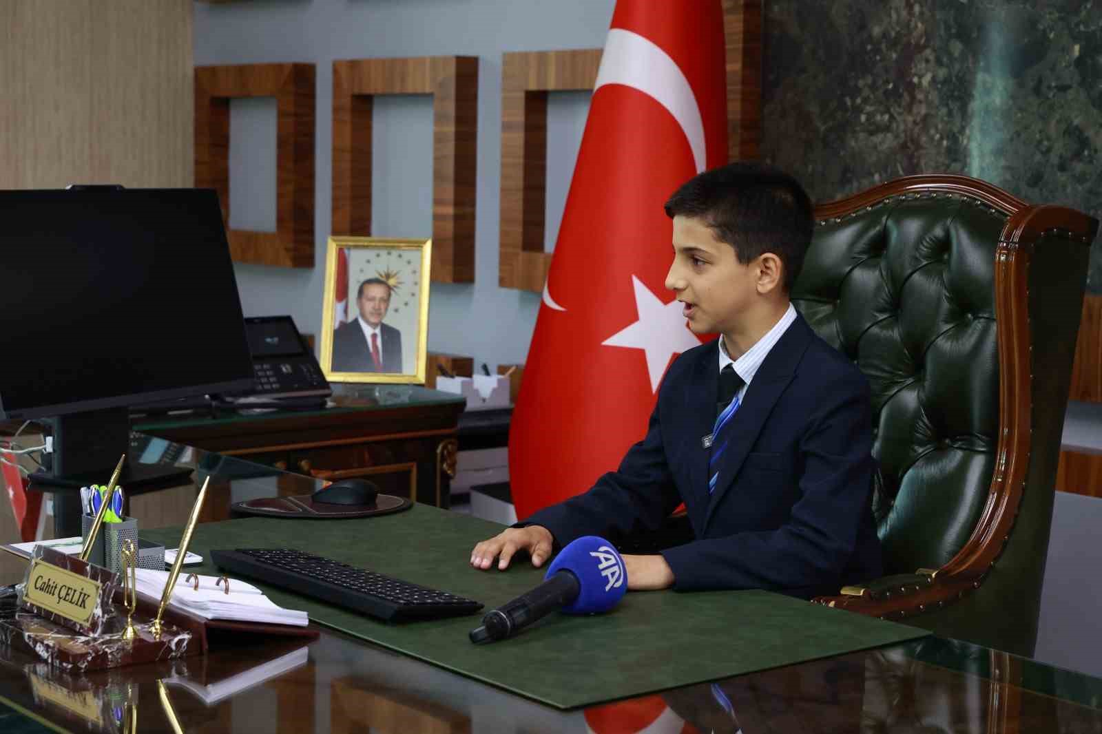 Vali Çelik makamını Muhammed Selim’e devretti
?v=1