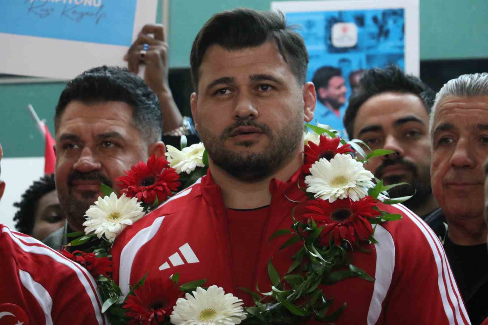 Rıza Kayaalp ve Güreş Milli Takımı yurda döndü
?v=1