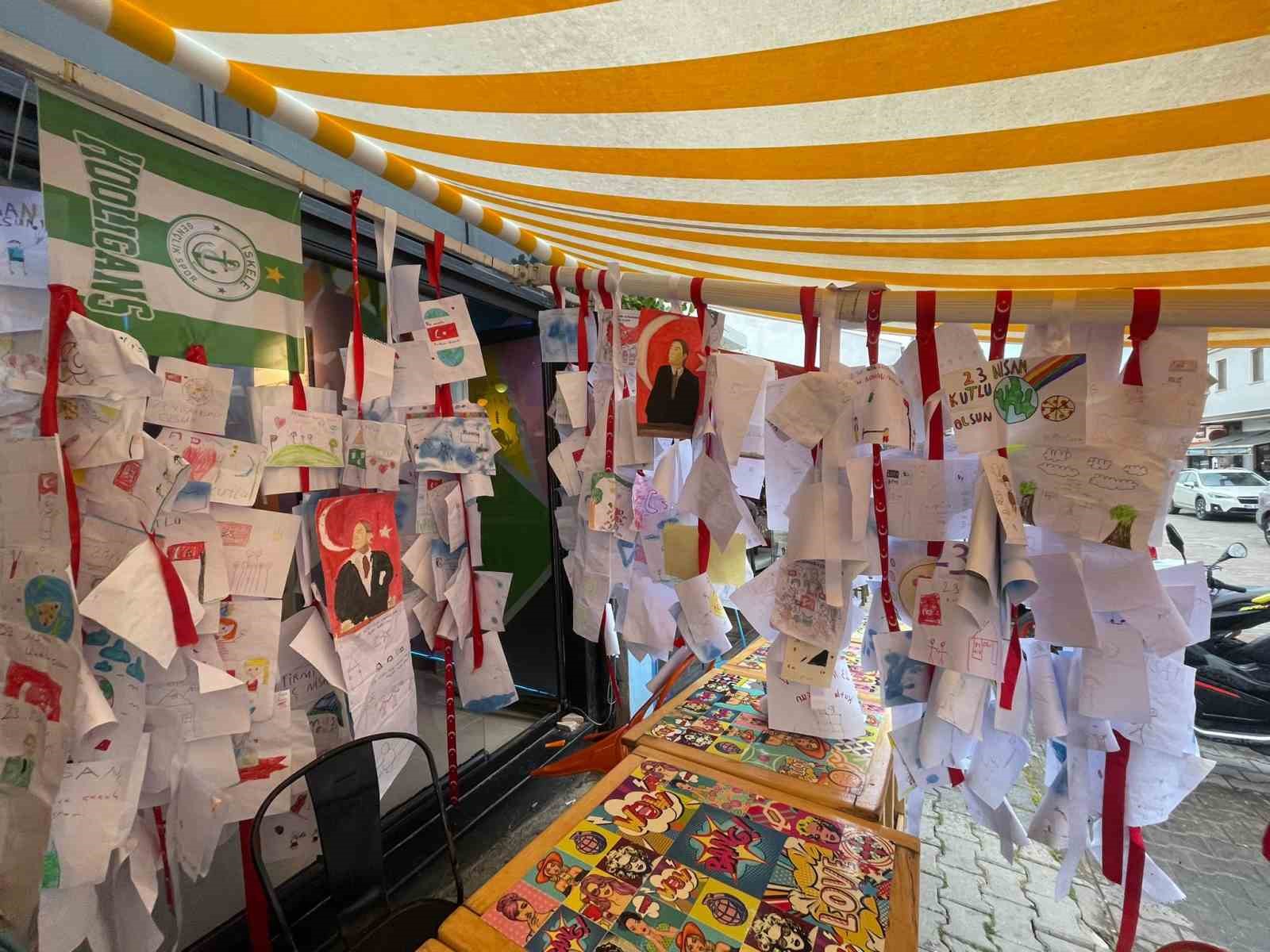 Datça’da 10 yıllık iyilik geleneği:  Atatürk’ünü çiz, pizzanı al 
?v=1