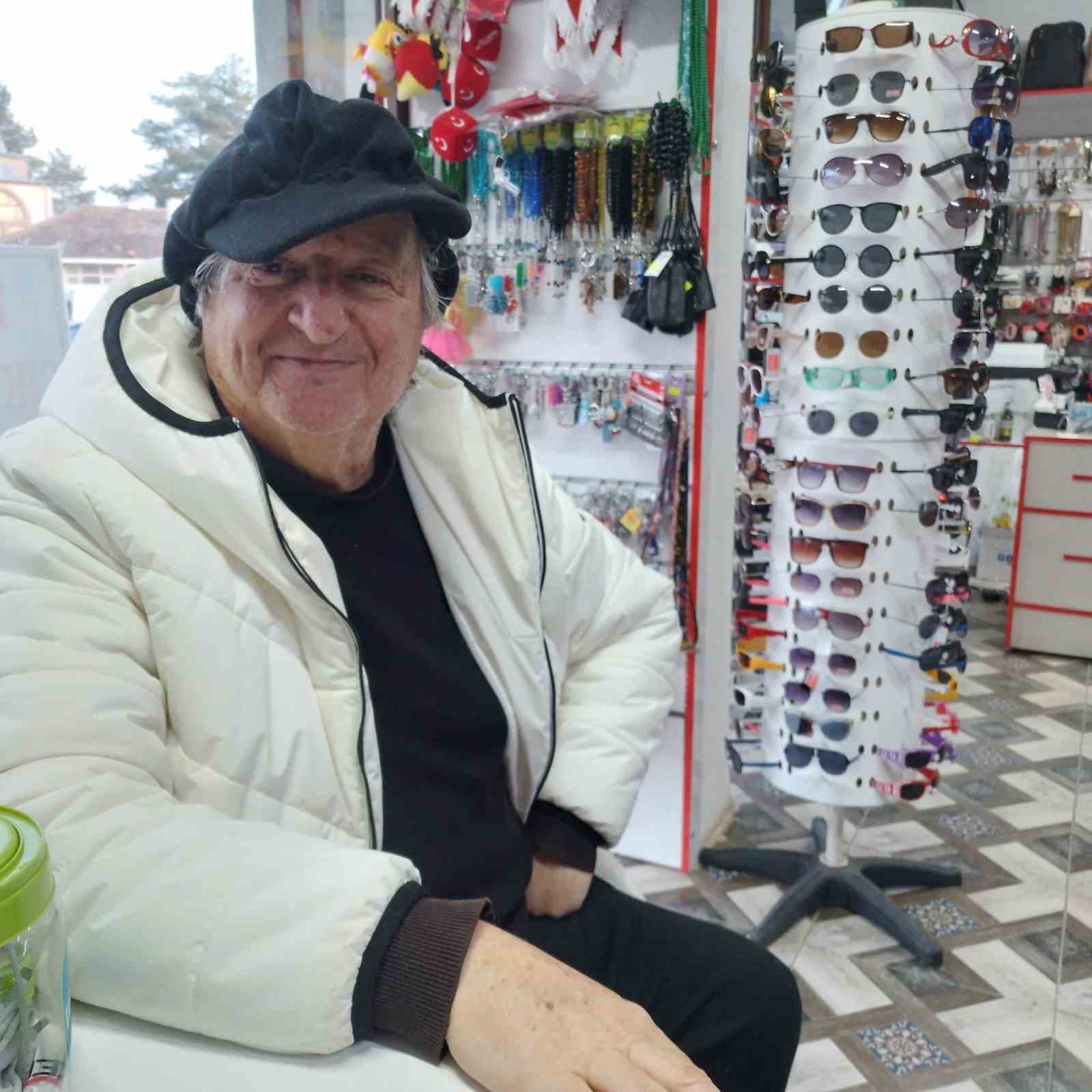 Emekli öğretmen evinde ölü bulundu
?v=1